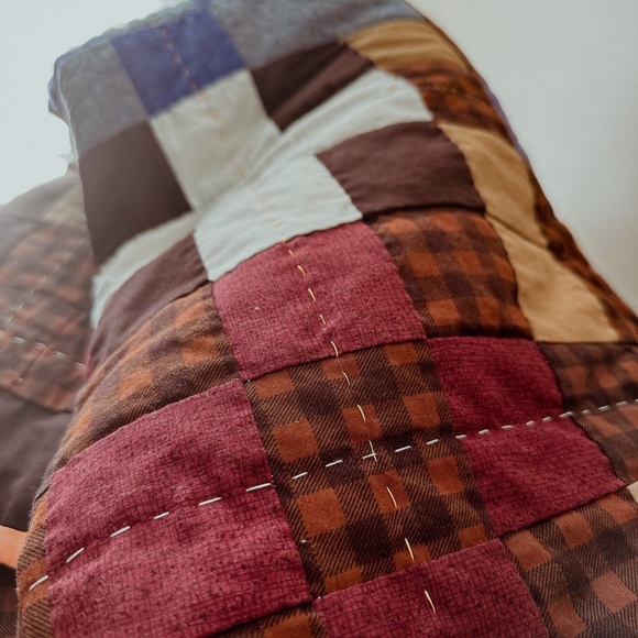 NEW 100% Hand Sewn Quilt - Picture 4 of 7